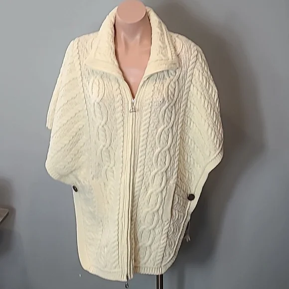 Aran Crafts Sweater Fisherman Cape Poncho Merino Wool Irish Cream Old Money - Picture 1 of 11